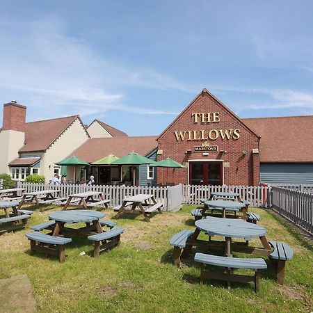 Willows, Blackburn By Marston'S Inn מראה חיצוני תמונה