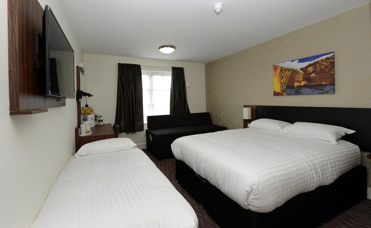 Willows, Blackburn By Marston'S Inn מראה חיצוני תמונה
