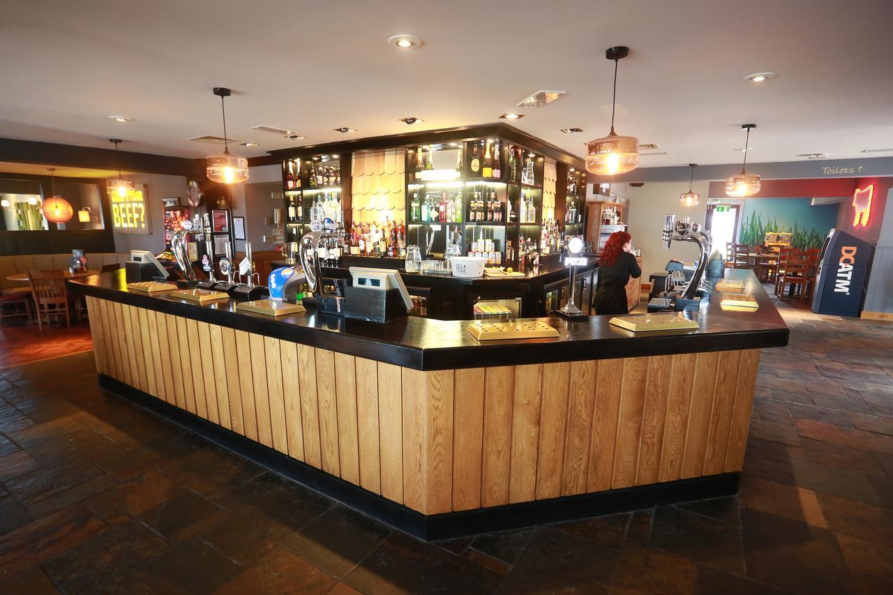 Willows, Blackburn By Marston'S Inn מראה חיצוני תמונה